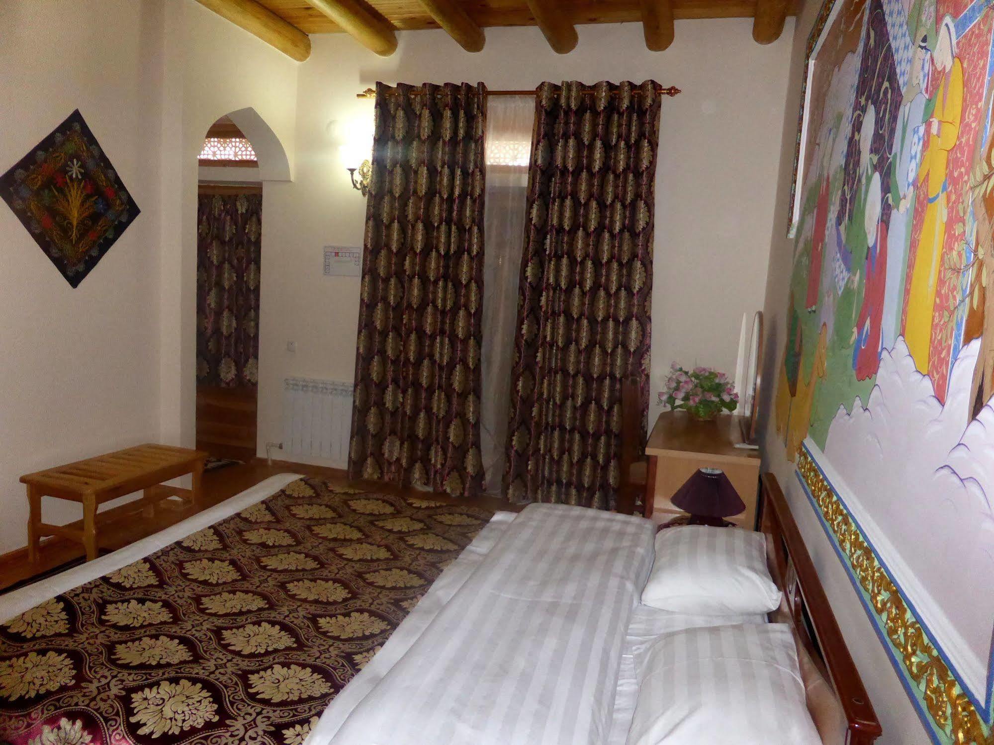 Hovli Poyon Hotel Bukhara Esterno foto